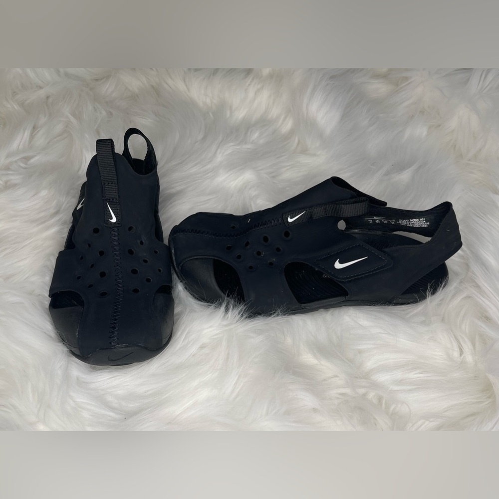 Kids Nike Black Athletic Sandals